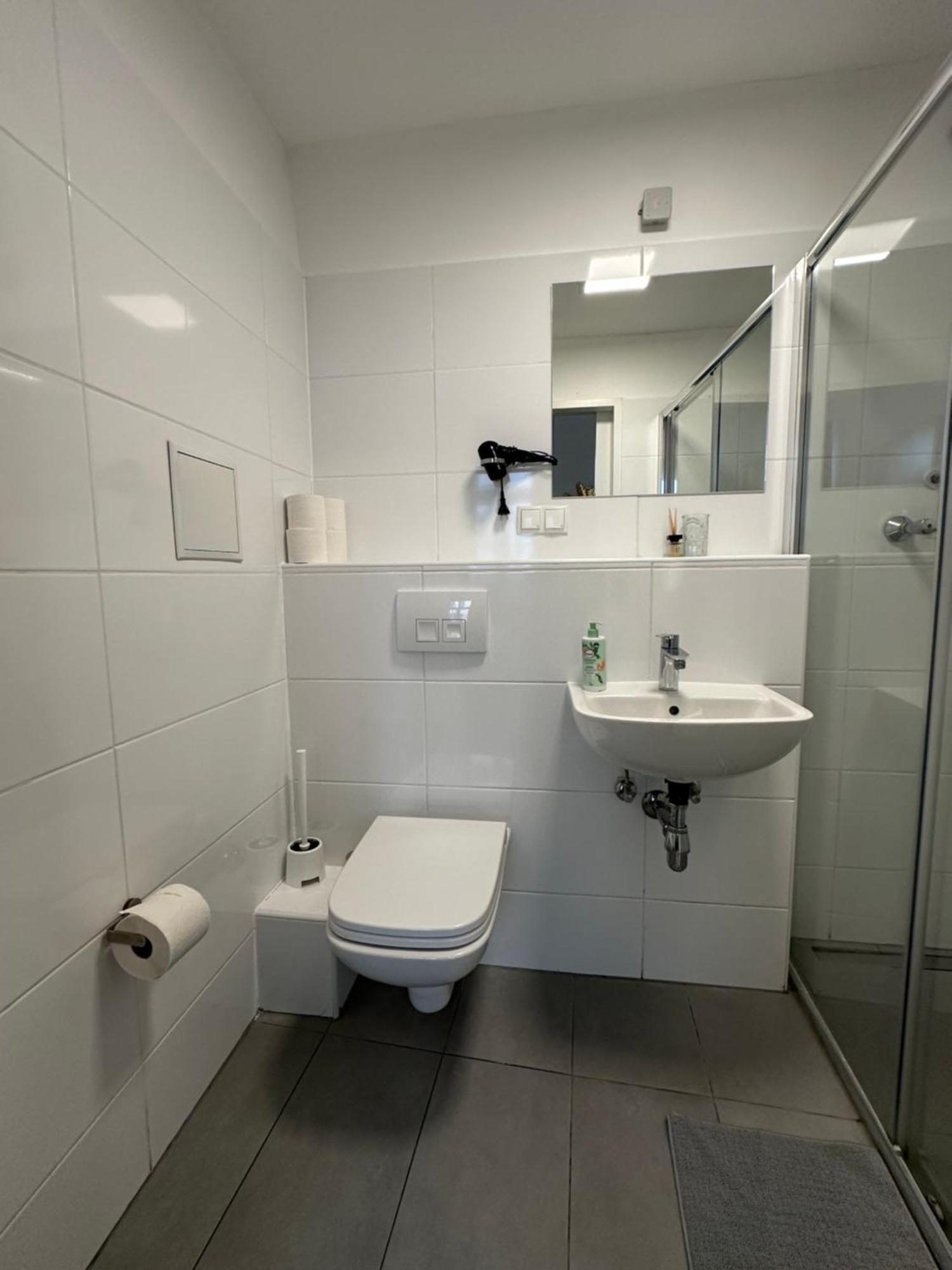 וינה Housingplus מראה חיצוני תמונה