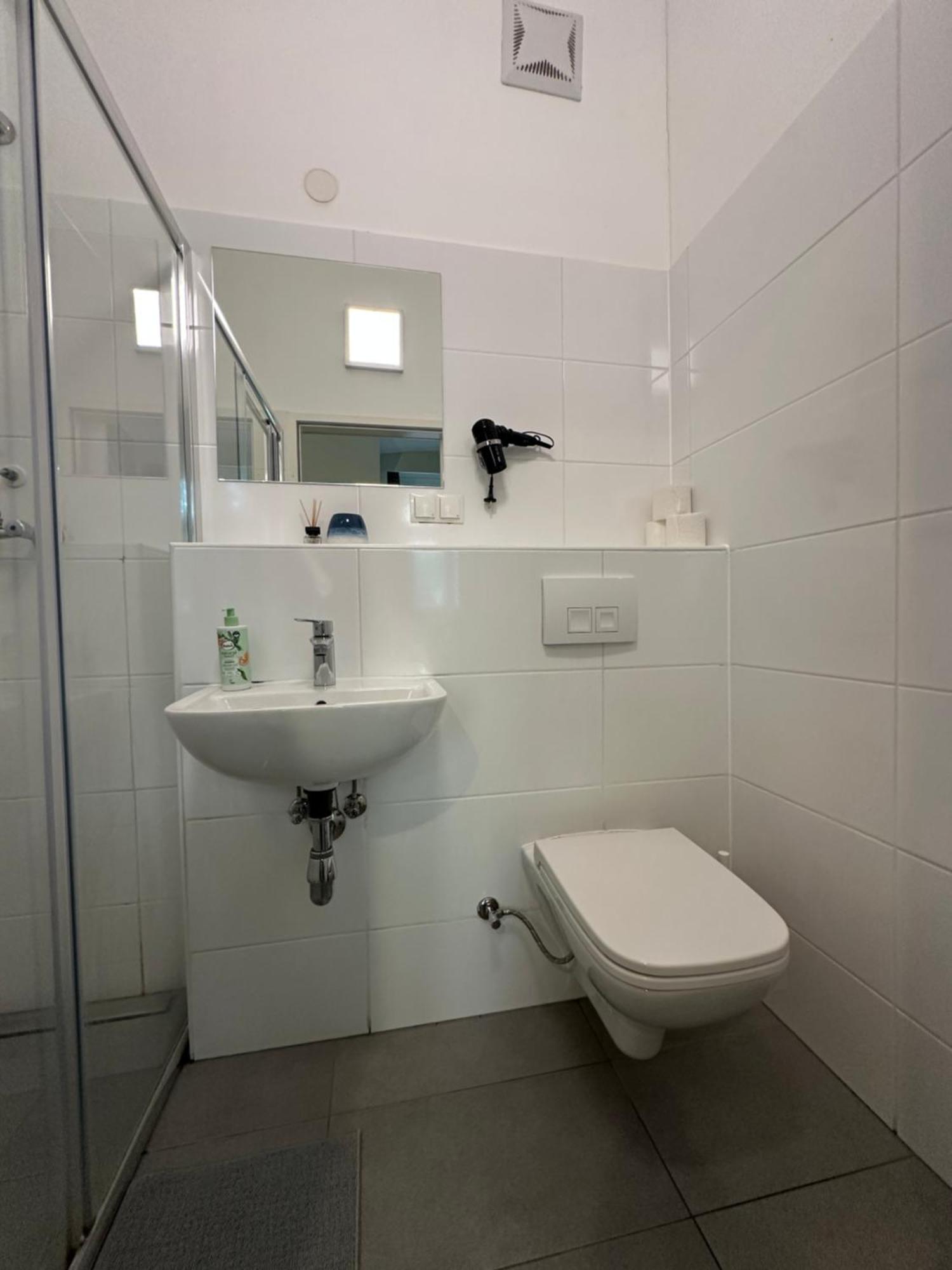 וינה Housingplus מראה חיצוני תמונה
