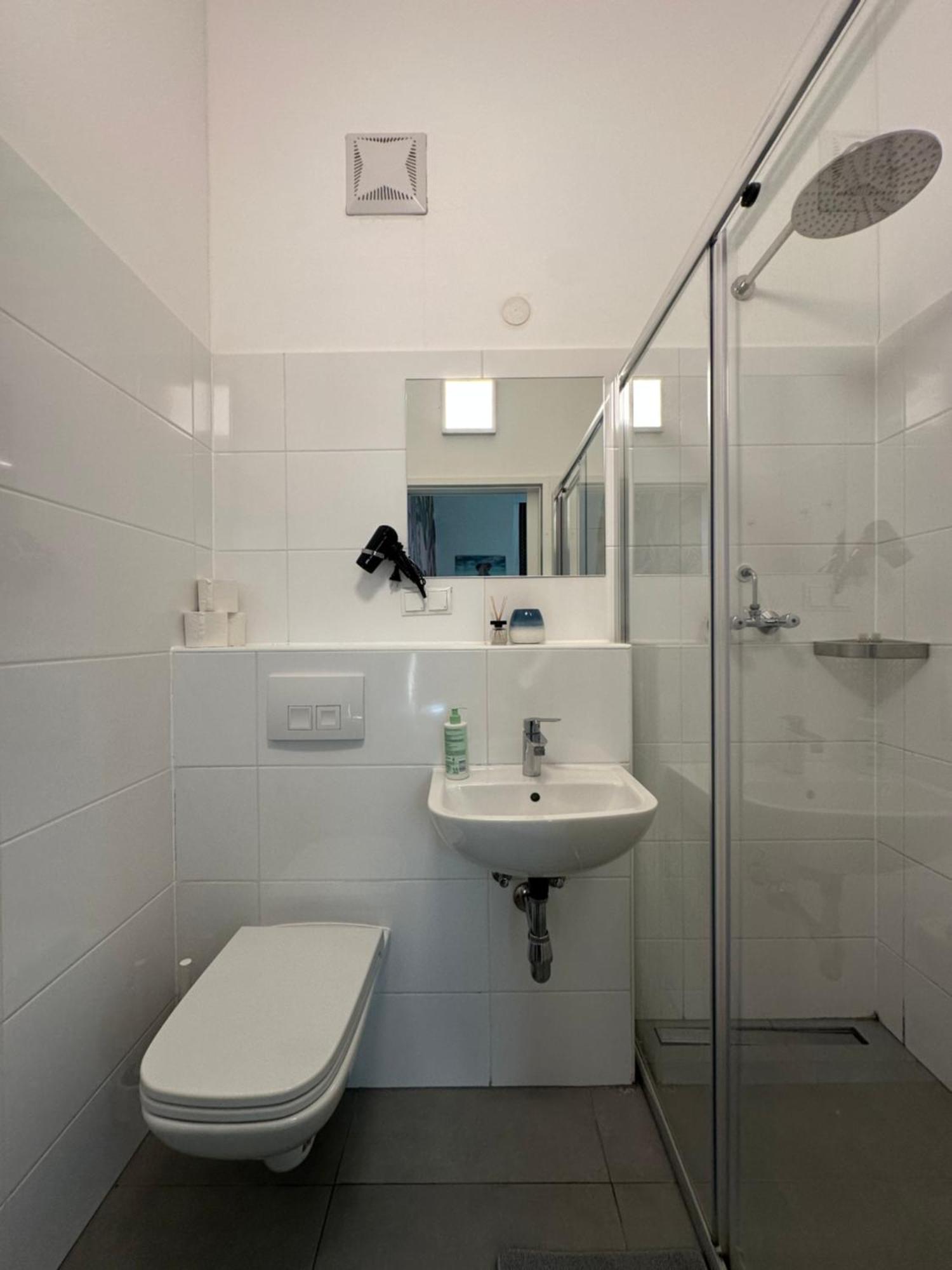 וינה Housingplus מראה חיצוני תמונה